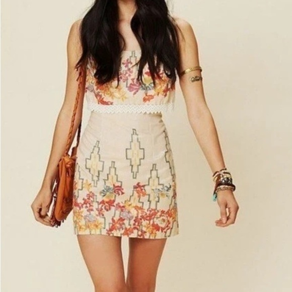 Free People Dresses & Skirts - Free People "The Big Bang" sleeveless mini‎ dress featuring a metallic Aztec 10